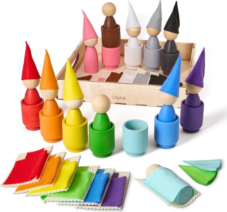 Ulanik Montessori drevená hračka „Peg Dolls with Hats, Beds and Cups“