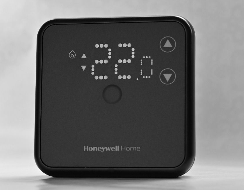 Honeywell Home DT3, bezdrôtový termostat, čierny
