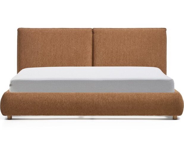 Čalouněná dvoulůžková postel s roštem 180x200 cm v terakotové barvě Elerio – Kave Home